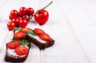 Положила хлеб на сковороду и сделала маленькую хитрость — теперь готовлю эти тосты каждую осень