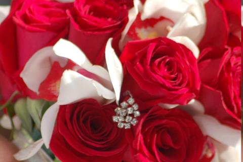 Подарочный букет обернулся потерей 300 тысяч рублей — ИА Комиинформ