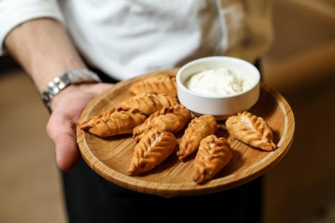 Пышные пирожки с мятой и картошкой — хит сезона