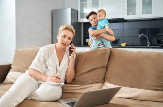 Очное, онлайн или гибридное: школы сами выбирают формат общения с родителями