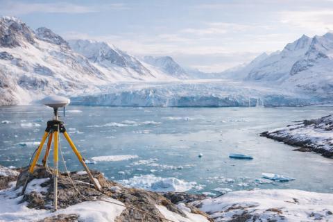 Толщина льда в Анадырском лимане остаётся небезопасной — гидрологи