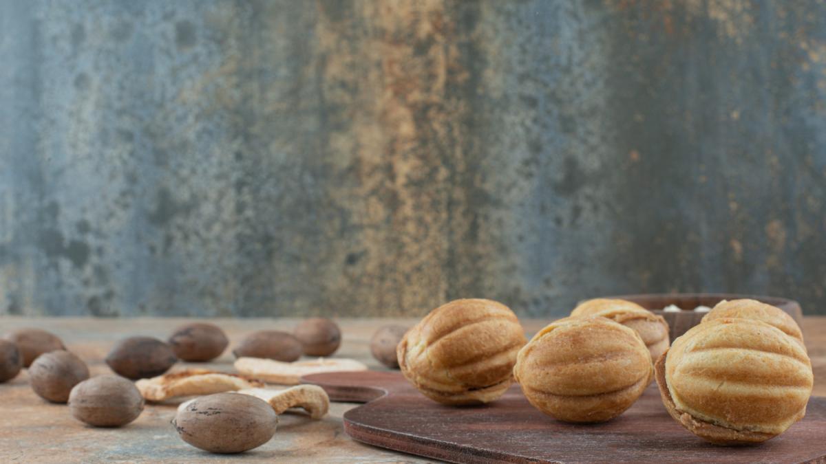 Орешки с варёной сгущёнкой