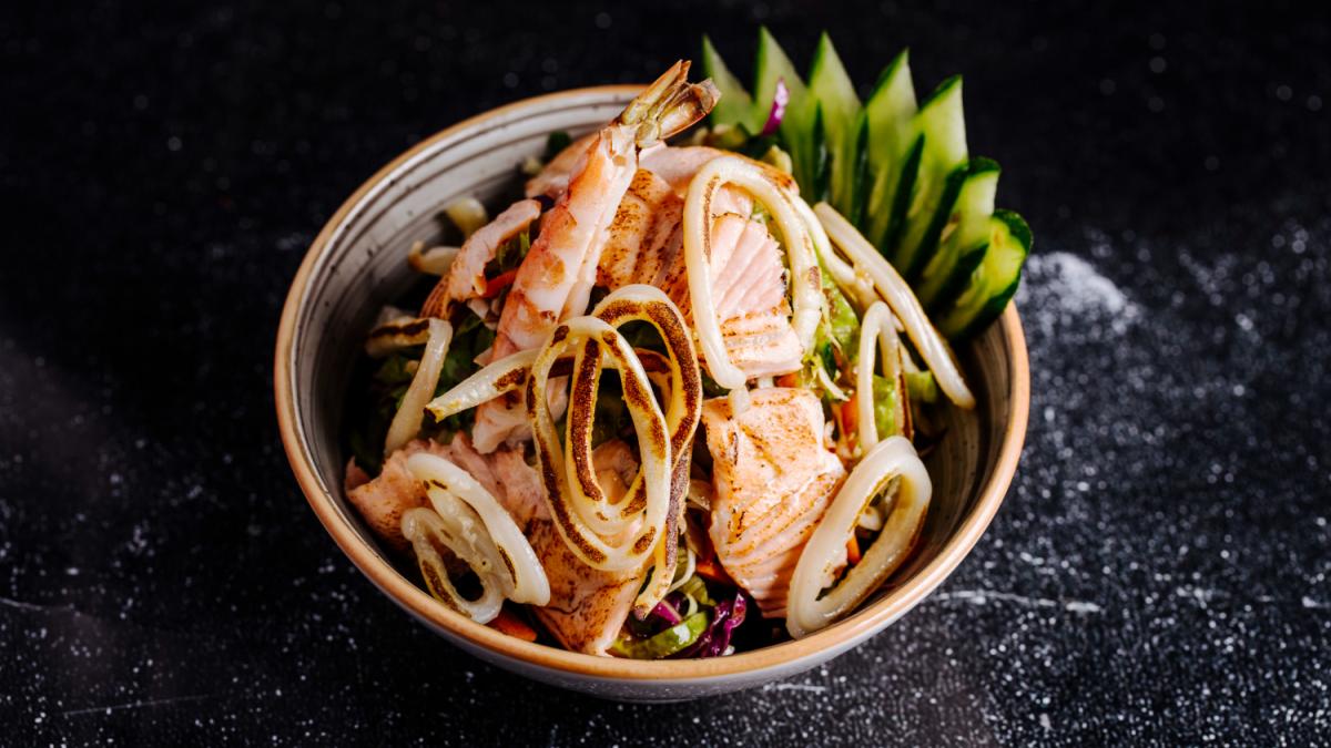 Салат с кальмаром