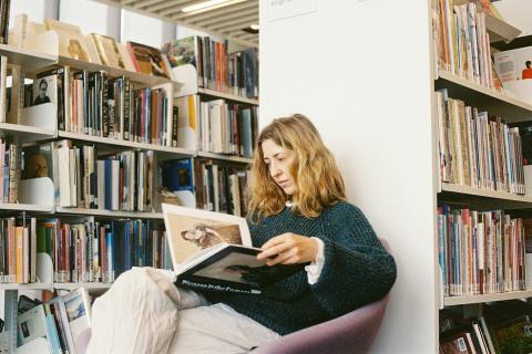 В Питляре открыли обновленную библиотеку с детской комнатой и читальным залом — власти района