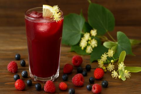 Учёные: лесные ягоды полезны для сердца, зрения и иммунитета