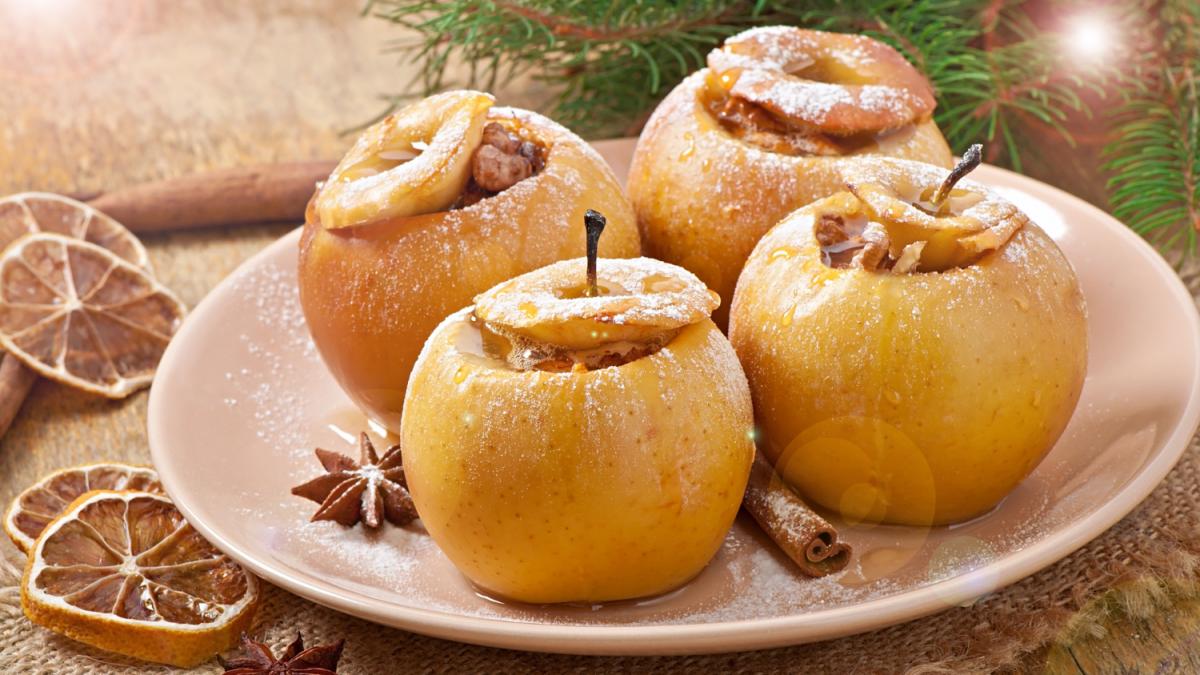 Печёные яблоки с мёдом и орехами Печёные яблоки с мёдом и орехами