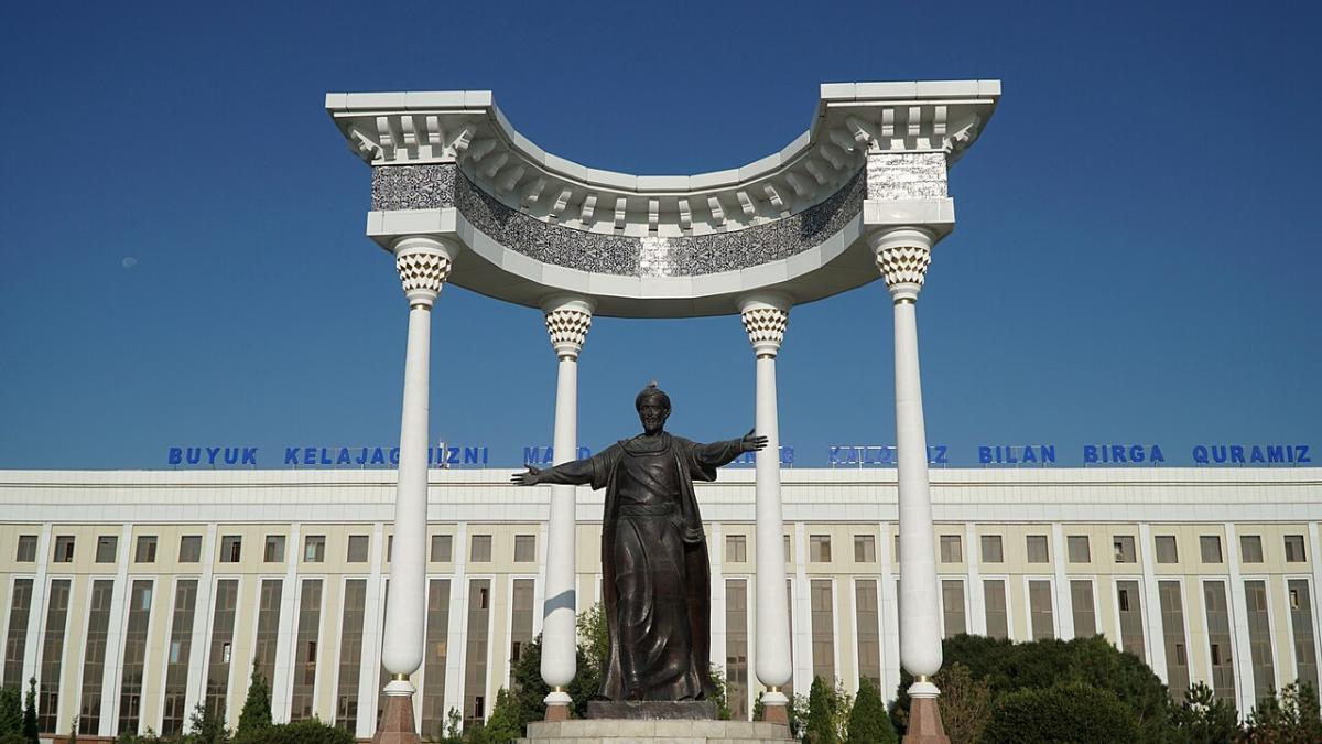 Statue of Muhammad ibn Musa al-Khwarizmi in Urgench Statue of Muhammad ibn Musa al-Khwarizmi in Urgench