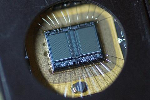 Учёные из Пекина создали аналоговый чип быстрее GPU — Пекинский университет