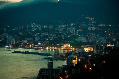 Ялта вошла в топ направлений России для автотуризма и коттеджного отдыха