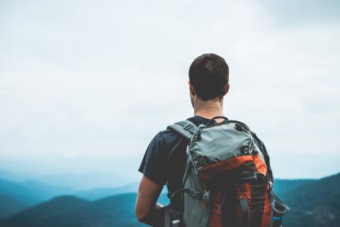 В список снаряжения для похода вошли аптечка, палатка, тёплая одежда и еда