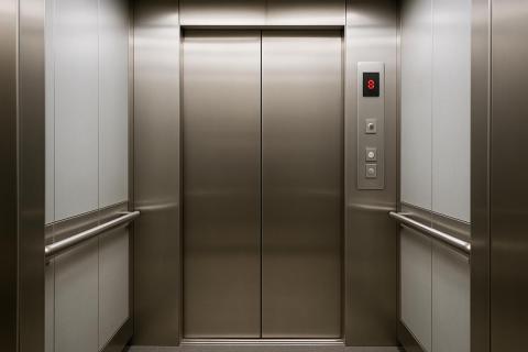 Минстрой Карелии сообщил о планах замены 645 лифтов к 2030 году