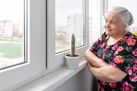 Власова предложила усилить ответственность риелторов и банков за сделки с пенсионерами