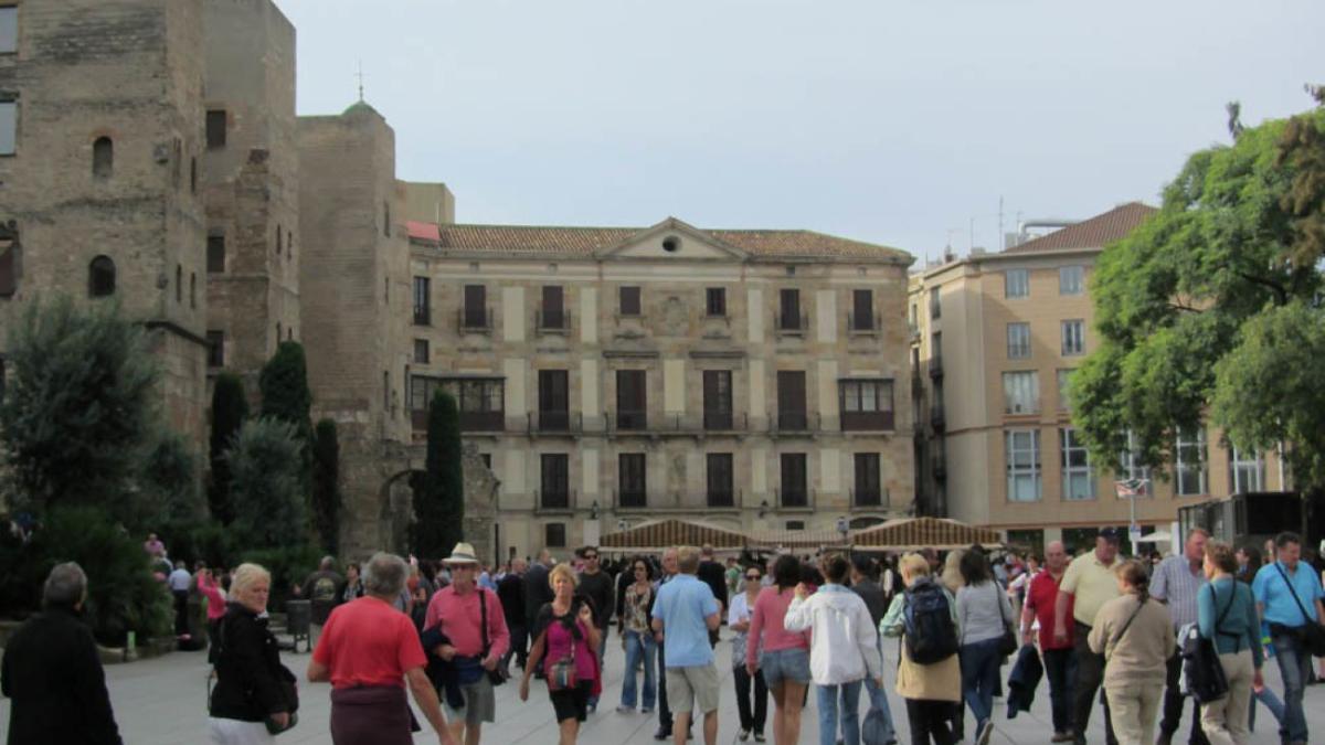 Толпа людей