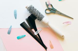 Когда мода делает круг: как самая простая вещь сезона стала символом вкуса и уверенности