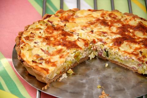 Пирог с капустой и яйцами: забытый рецепт стал любимым в каждой семье