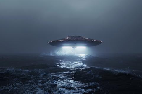 У берегов Калифорнии замечены неопознанные объекты: вот что рассказал старшина ВМС США