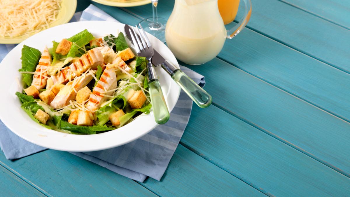 Салат с курицей, ананасом и йогуртом Салат с курицей, ананасом и йогуртом