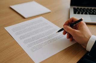 Прокуратура зафиксировала у чиновника просрочку ответа на обращение гражданки — URA.RU