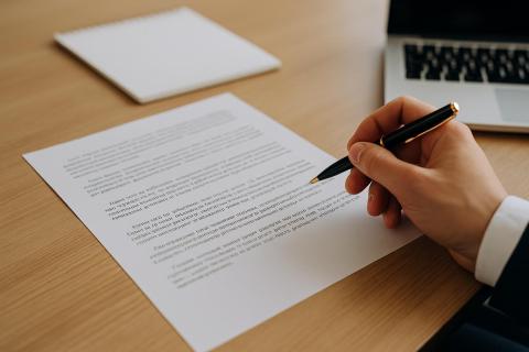 Прокуратура зафиксировала у чиновника просрочку ответа на обращение гражданки — URA.RU