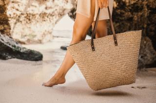 Гламур сдают в архив: почему женщины выбирают на весну сумки вне времени