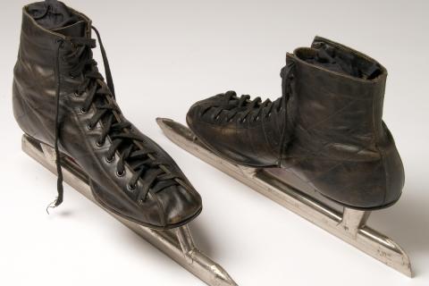 В Амурске людям старшего возраста предложили бесплатно встать на коньки