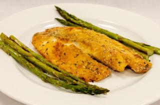 Свежие травы подчёркивают природный вкус рыбы — эксперты