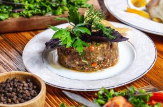 Длительное томление усиливает прозрачность холодца — кулинары