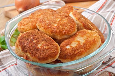 Мясо, хлеб и масло — больше ничего не нужно, чтобы влюбиться в эти котлеты