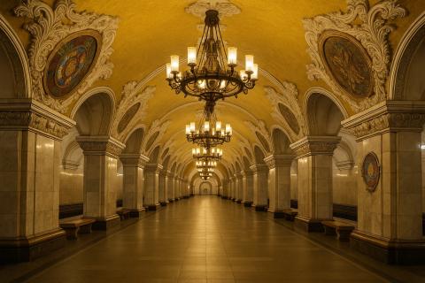 Архитекторы превратили станции метро в подземные дворцы с мрамором и витражами