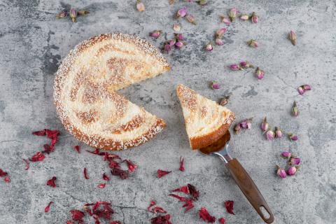Стакан кефира и горсть ягод — пирог выходит пышным и сочным: рецепт без лишних хлопот