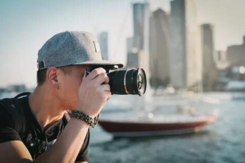 В Париже впервые вручили награды за ИИ в работе фотографов