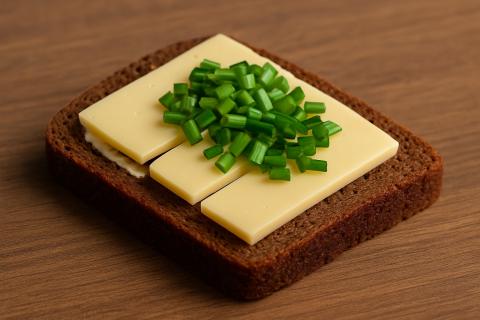 Диетологи рассказали, чем опасны утренние бутерброды для детей и как сделать их полезными