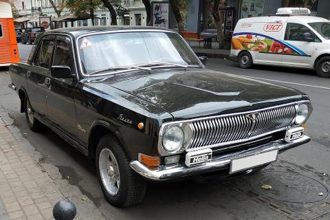 Старинные автомобили: как реставрация может вернуть им былую славу!