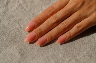 Всего 3 дня — и ногти перестали ломаться: попробовала средство, о котором никто не говорит вслух