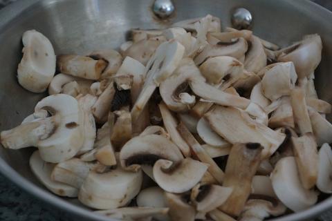 Фаршированные шампиньоны усиливают вкус закуски — кулинары