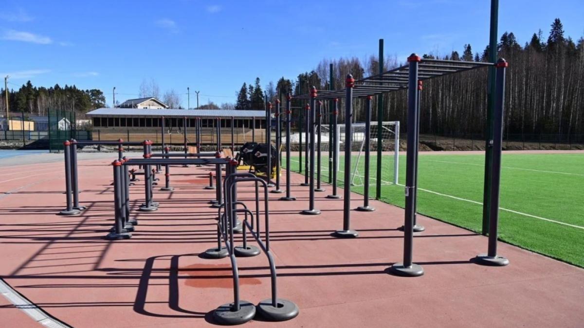 спортивная площадка