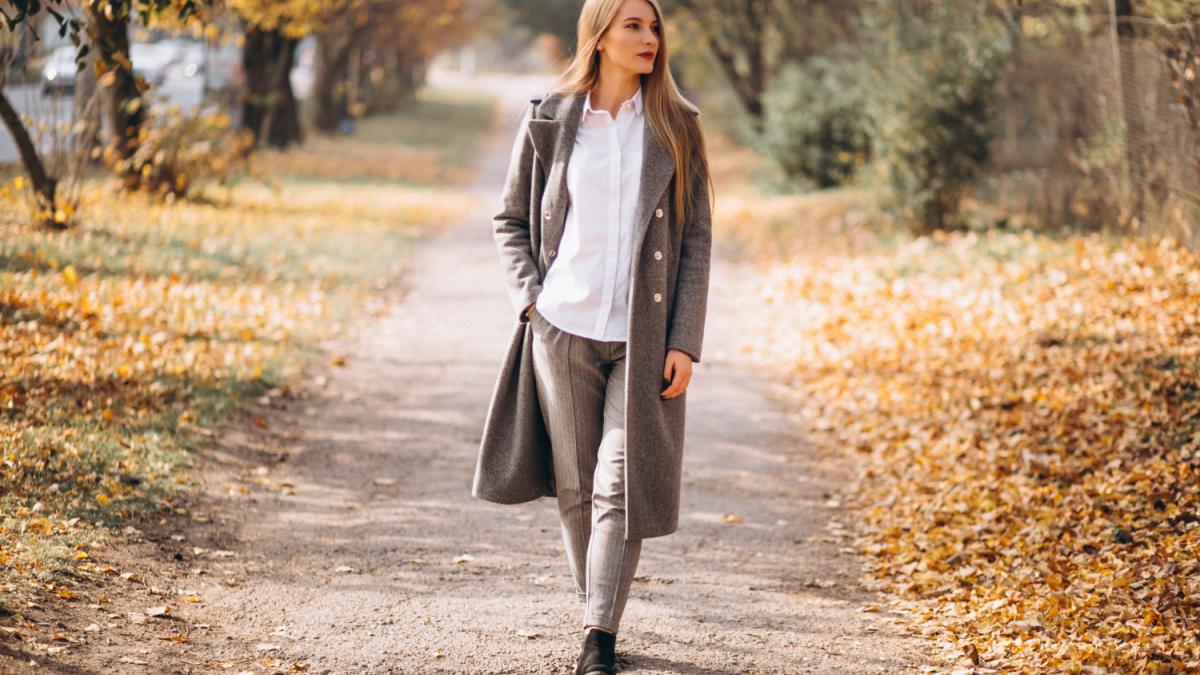 Модная девушка осенью