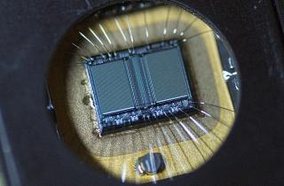 Монолитный 3D чип превзошёл 2D аналоги в тестах ИИ — Stanford University