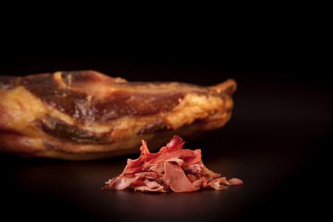 Попробовал приготовить говядину по этому способу — теперь магазинные закуски даже не смотрю