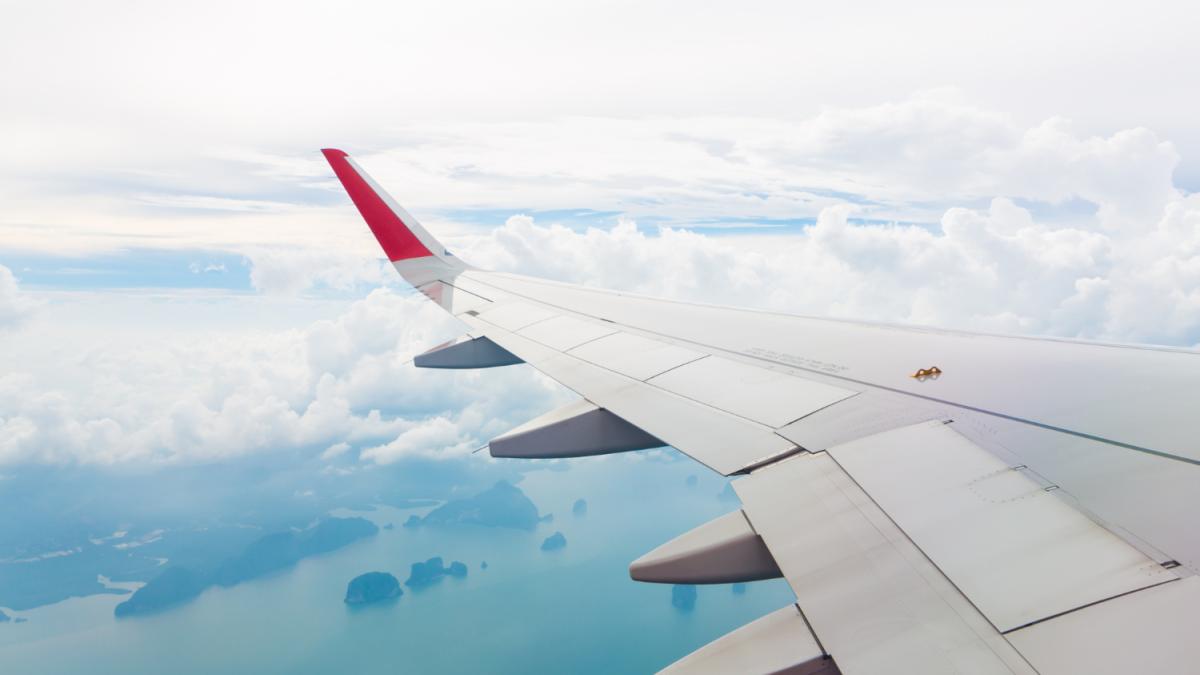 крыло самолета