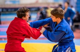 Баимская передала спортшколе Билибино 60 комплектов формы — ИА Чукотка