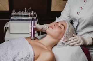 Ретиноиды стимулируют синтез коллагена — Лозовская, дерматолог