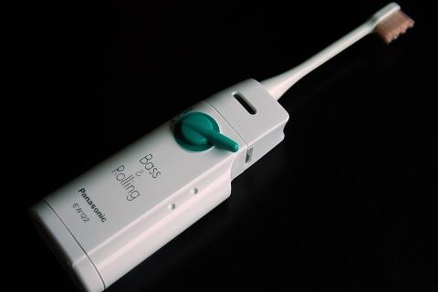 Стоматологи: детям до 3 лет нужны электрические щетки с ультрамягкой щетиной