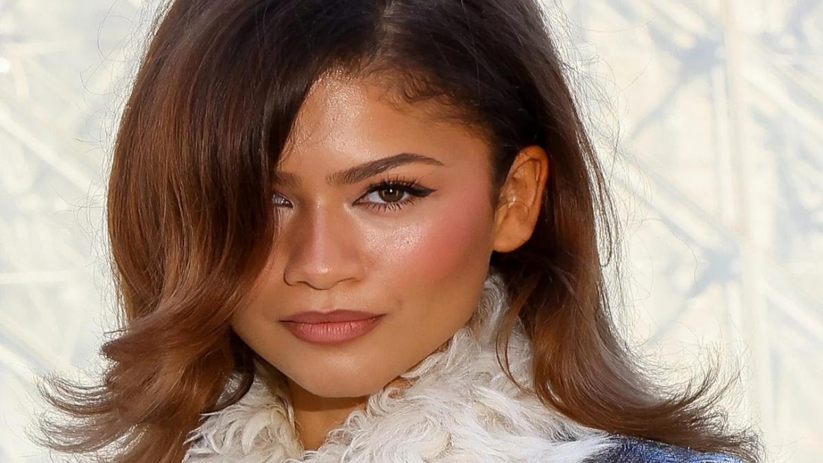 Зендая с окрашиванием "таяние цвета"