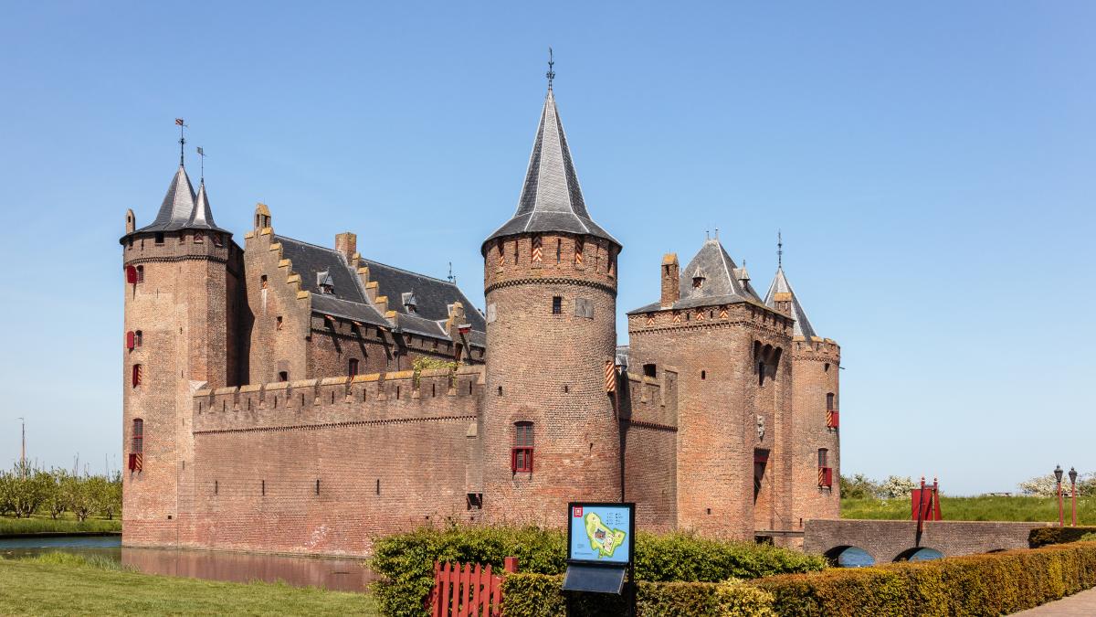 Muiden, Muiderslot. 09-05-2022. (actm.) 07 Muiden, Muiderslot. 09-05-2022. (actm.) 07