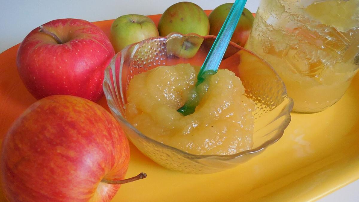 Яблочное пюре