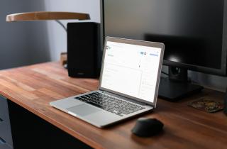 Медики предупредили: избыток синего света нарушает сон и ухудшает зрение