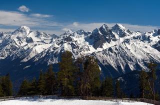 Где россияне прячутся от шума: самые популярные места отдыха среди гор и сосен