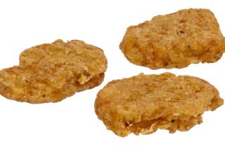 Панировочные сухари формируют плотную поверхность наггетсов — кулинары