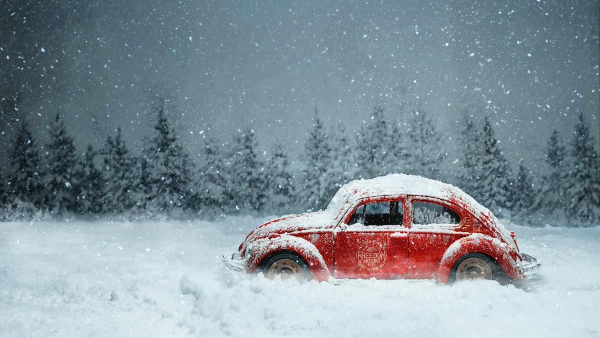 Автомобиль в снегу